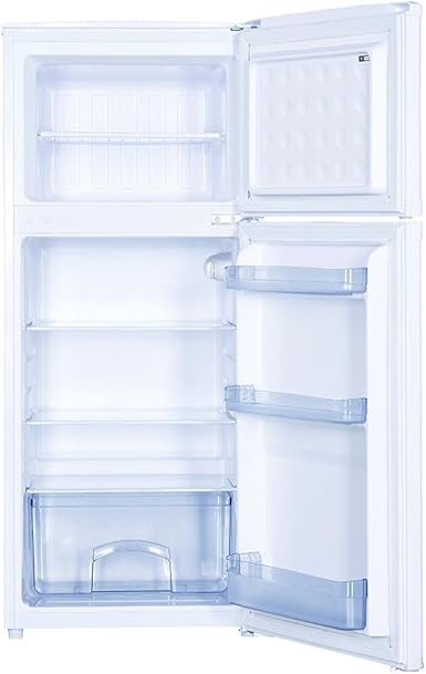 Réfrigérateur double porte FrigeluX RDP151BE avec porte ouverte, révélant un intérieur spacieux avec étagères, compartiments de porte et un bac à légumes transparent.